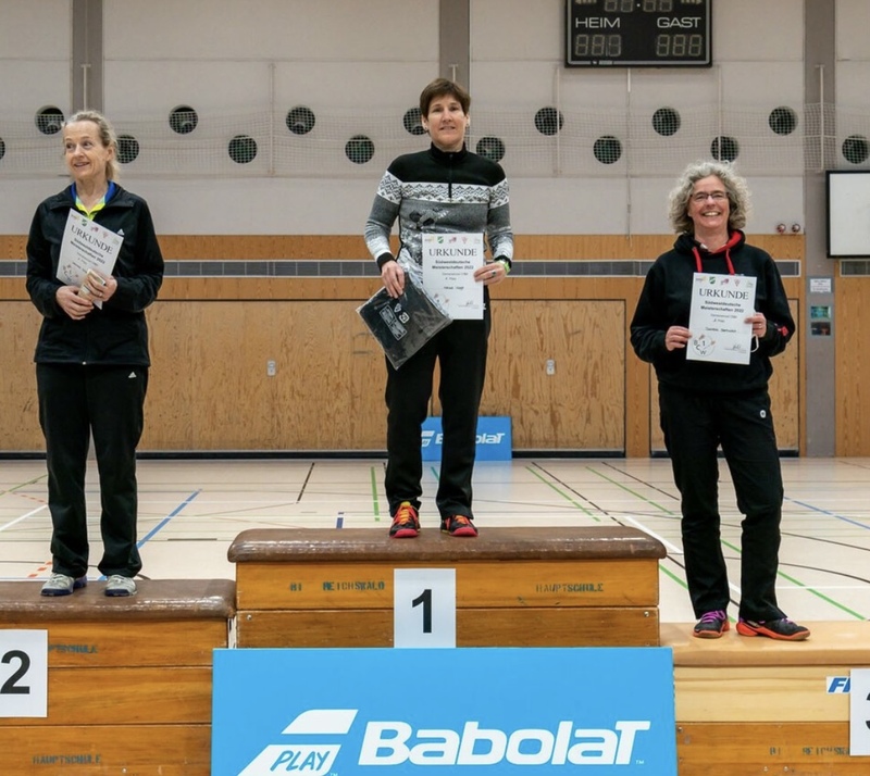 Die Siegerinnen des Damen-Einzel O50: Heike Voigt, Leonore Blütgen-Walter und Daniela Bertuleit (1-3)